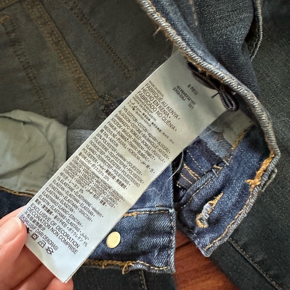 Levi’s 710 super skinny size 8 girl jeans. Medium wash.  NWT - Picture 4 of 5